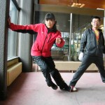 腰だけ横に出してもパワーは伝わりませんヨ！