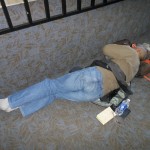 日本でも、アメリカ・どこでも見かけるホームレス　トムハンクス？？