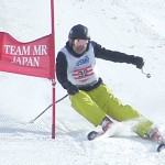 肩と腰が外に開かないようにしましょう