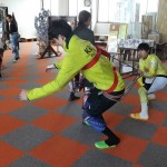 上体が被ってお尻が出ているのがバレバレ！