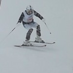 抱え込み抜重でスキーが走りすぎていますが…