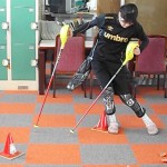 下を向き、スキーがターンしていません