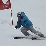 スキーを回しすぎて減速しています