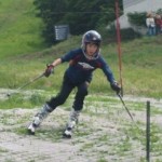 少しお尻が引けているのが気になります。もっと大きく！