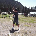 ゴルフにて膝の絞りとヒップローテーション防止を練習しています