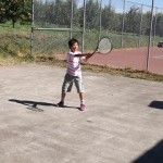 僕は小さいから両手打ちでナイスチョット