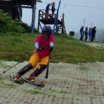 力強い指導員！この後に左ストックを・・・突く？？？