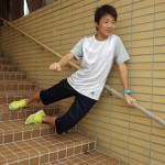 早いとらえで上に押すフォーム練習　左足が折れている