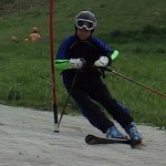 スタンスをもう少し開くとモアベターです