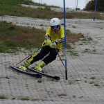 絞った体が力を伝える◎