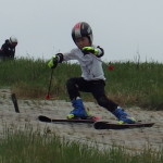 力強いフォームと膝を絞ったパワーラインが見事！