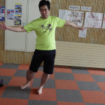 でも動いてみると…直立？