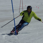 骨盤が倒れているので、外スキーを押せません！内倒