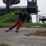 上に押しているが指を上げて無いので足首がルーズ！