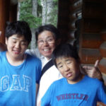 大好きな文さん帰国の早朝！眠そう！